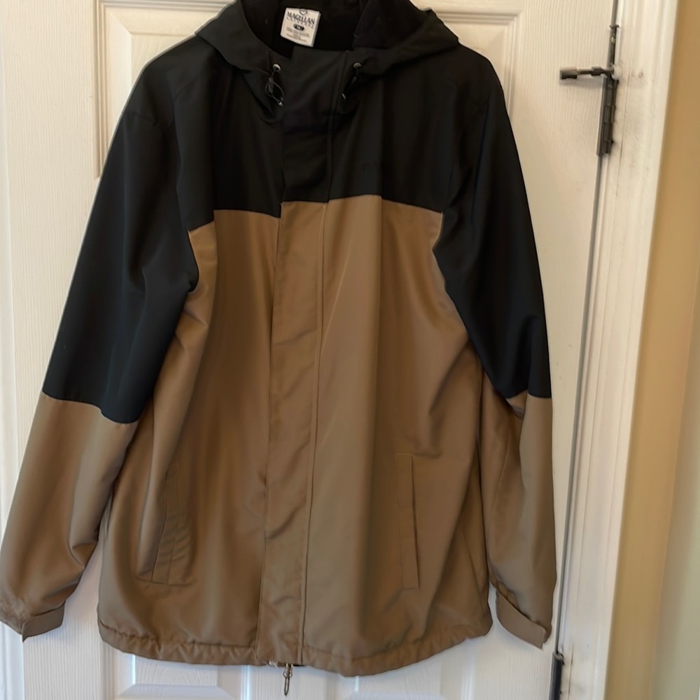 Magellan Pro Mens Outdoors Technical Windbreaker